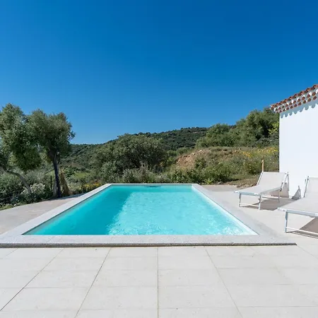 Del Cardo Con Piscina 빌라